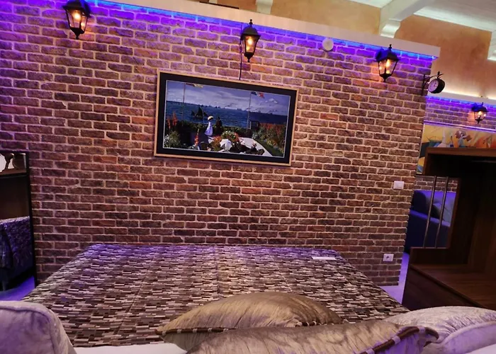 The Imperial Suite E The Bricks