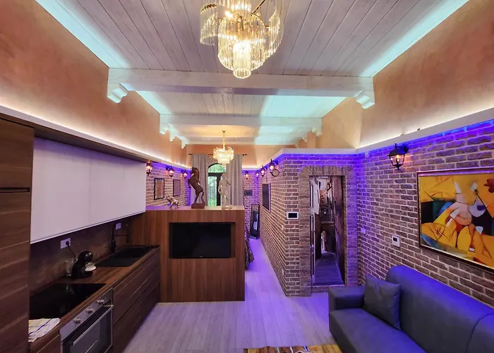 The Imperial Suite E The Bricks